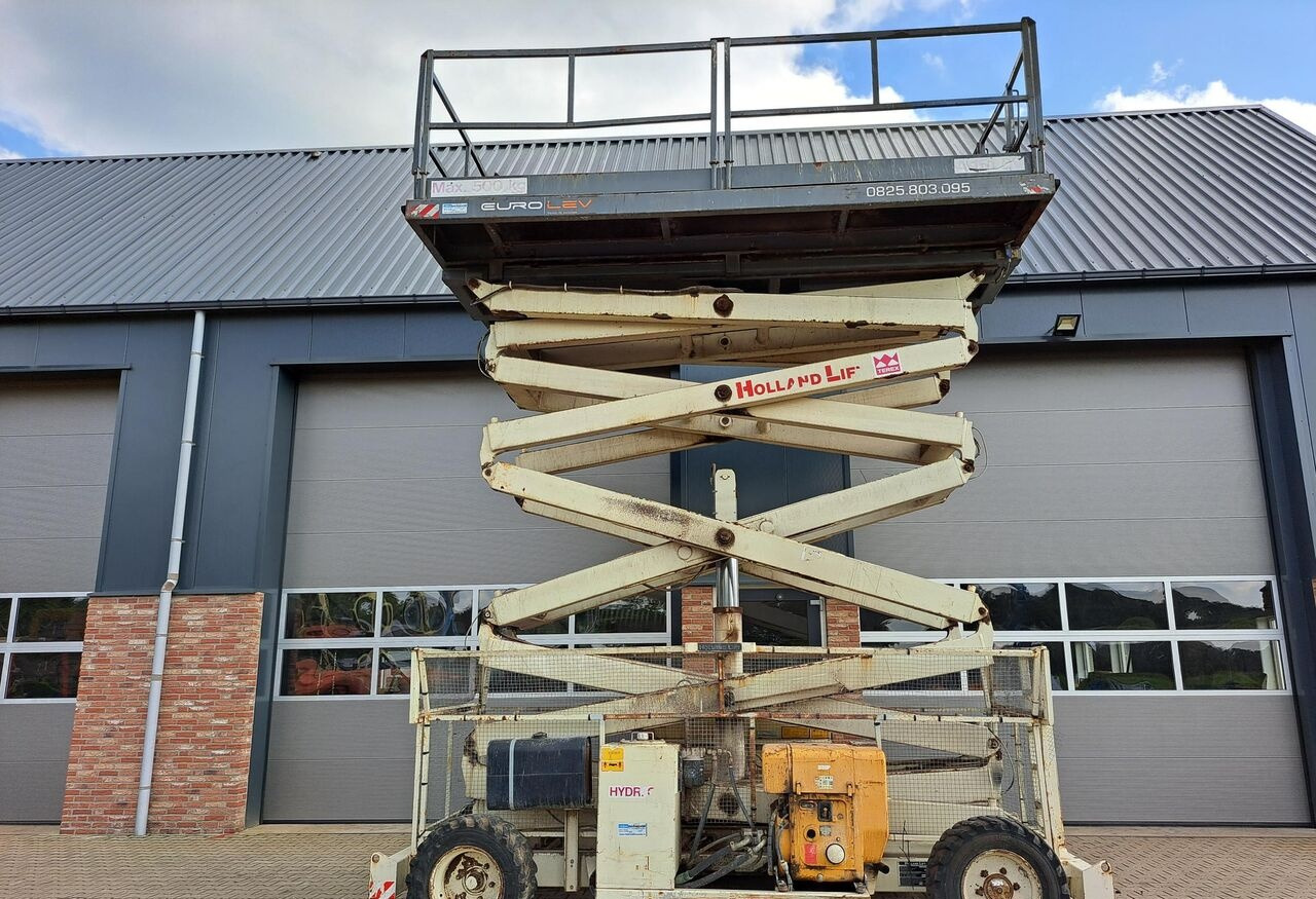 Holland Lift A151DV - Scissor lift: picture 1 Holland Lift A151DV - Scissor lift: picture 1
