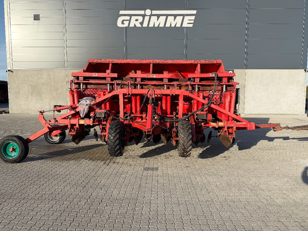 Kverneland UN-3300 - Harvester: picture 1 Kverneland UN-3300 - Harvester: picture 1