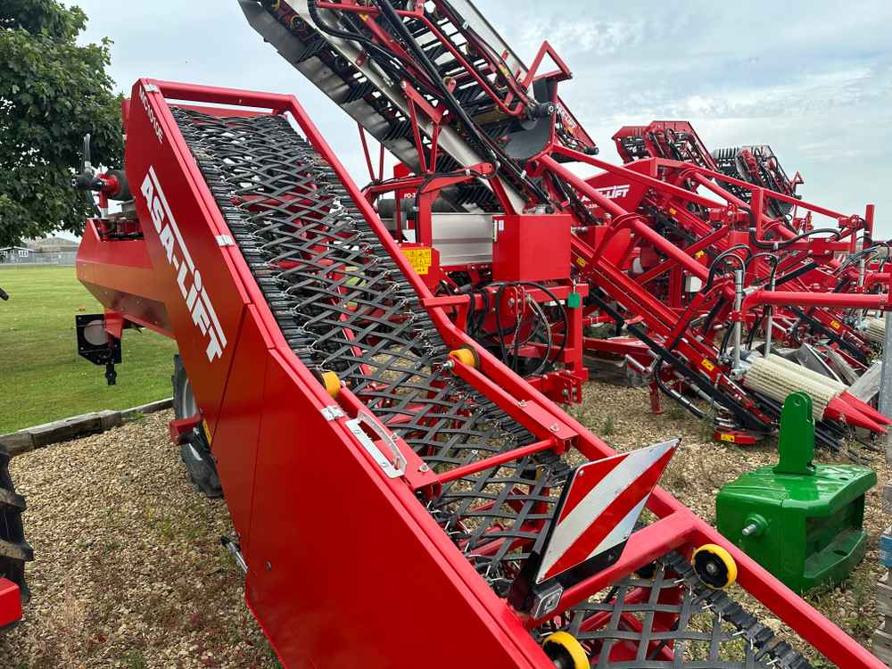 ASA-Lift MC1010E - Grape harvesting machine: picture 3 ASA-Lift MC1010E - Grape harvesting machine: picture 3