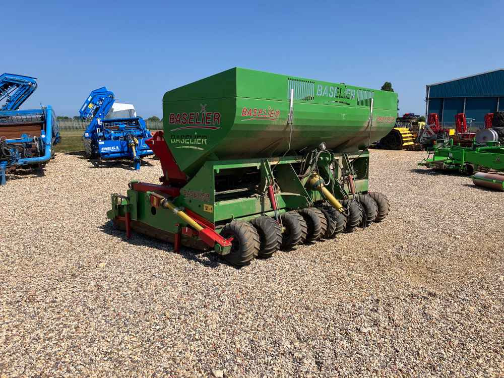 Baselier Baselier 4 Row Mounted FA-W, Potato Planter Tilla Combination - Harvester: picture 1 Baselier Baselier 4 Row Mounted FA-W, Potato Planter Tilla Combination - Harvester: picture 1