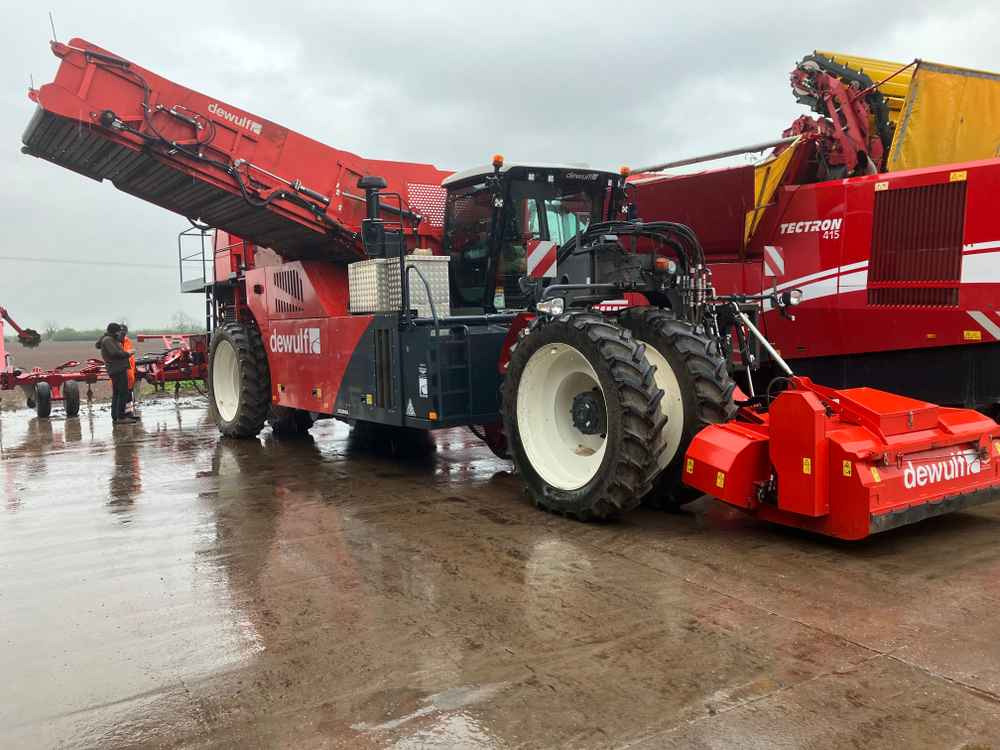 Dewulf DeWulf, RA3060, 2 Row, Self-Propelled Potato Harvester - Harvester: picture 1 Dewulf DeWulf, RA3060, 2 Row, Self-Propelled Potato Harvester - Harvester: picture 1
