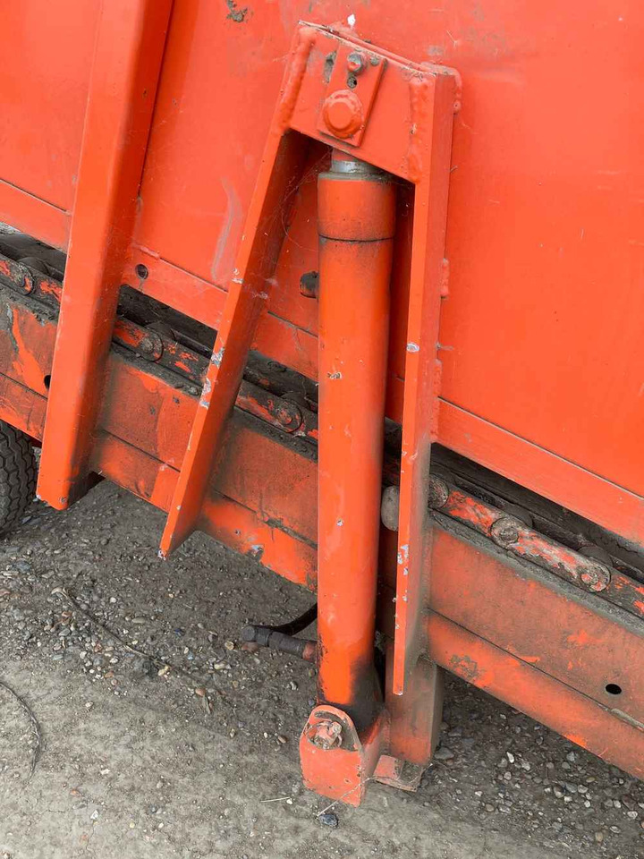 Downs Super Charger/ Expansion Hopper - Storage equipment: picture 4 Downs Super Charger/ Expansion Hopper - Storage equipment: picture 4