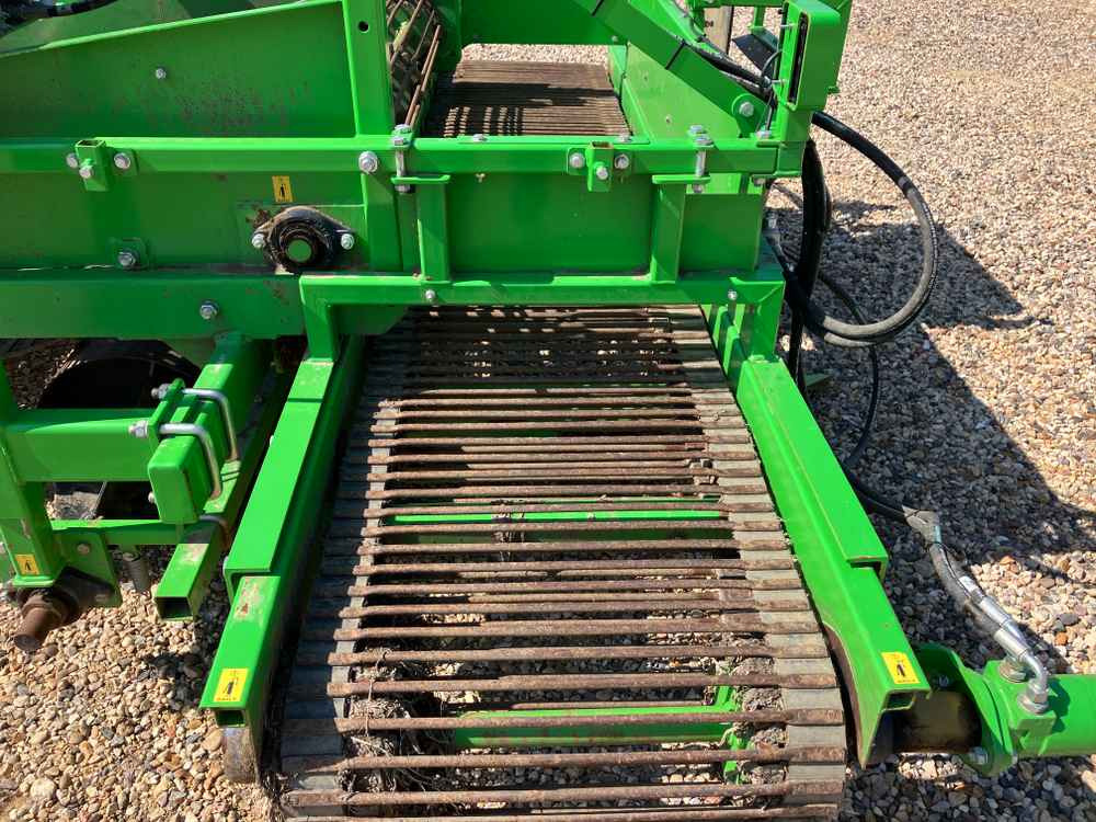 Grape harvesting machine Jones Onion Windrower: picture 10
