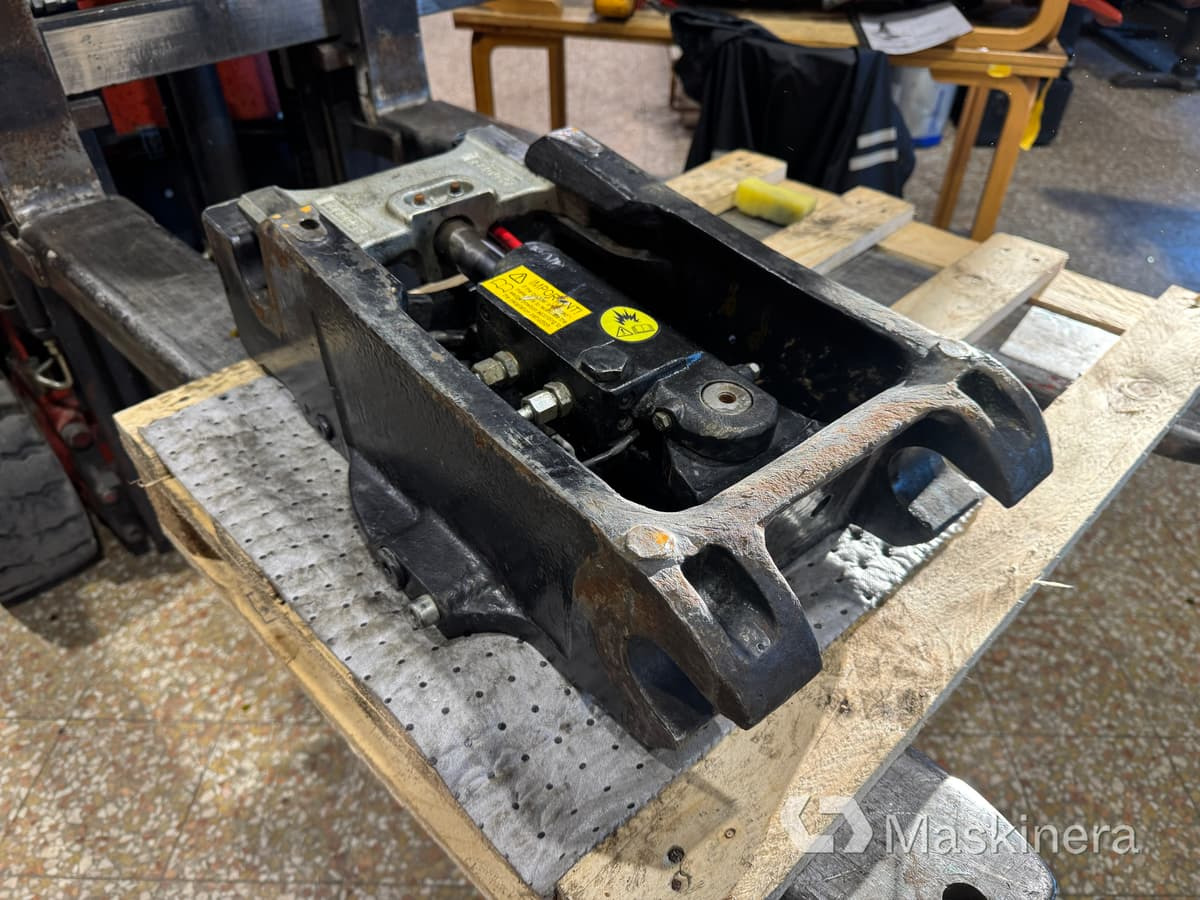 Underdel / redskapsfäste till Rototilt R3, S50 - Attachment for Construction machinery: picture 3 Underdel / redskapsfäste till Rototilt R3, S50 - Attachment for Construction machinery: picture 3