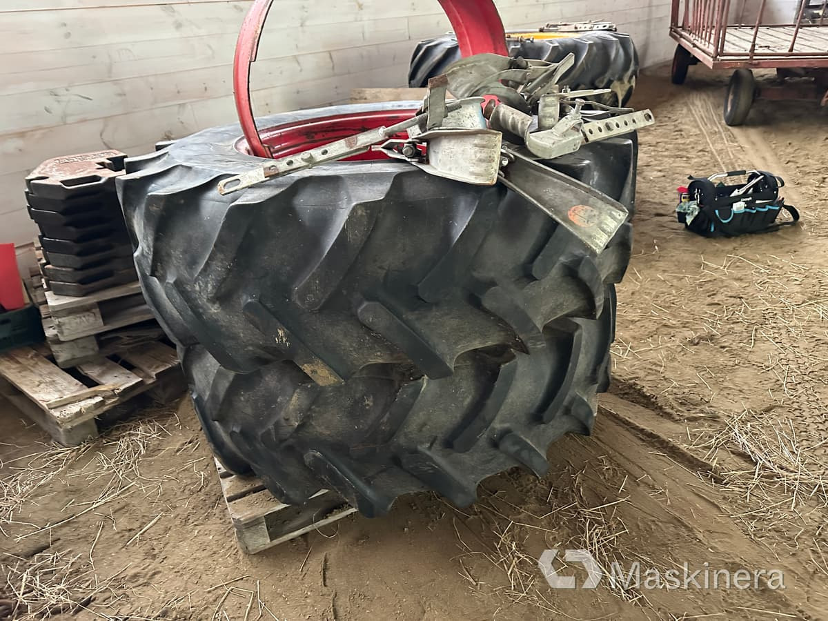 Dubbelmontage Michelin 16.9 R28 - Wheel and tire package: picture 3 Dubbelmontage Michelin 16.9 R28 - Wheel and tire package: picture 3
