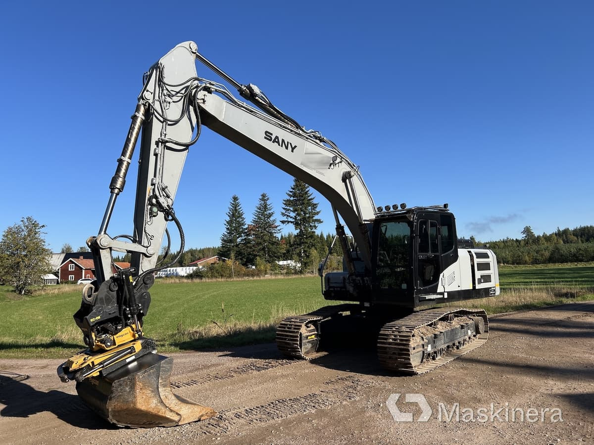 Grävmaskin Sany SY215C LC - Crawler excavator: picture 1 Grävmaskin Sany SY215C LC - Crawler excavator: picture 1