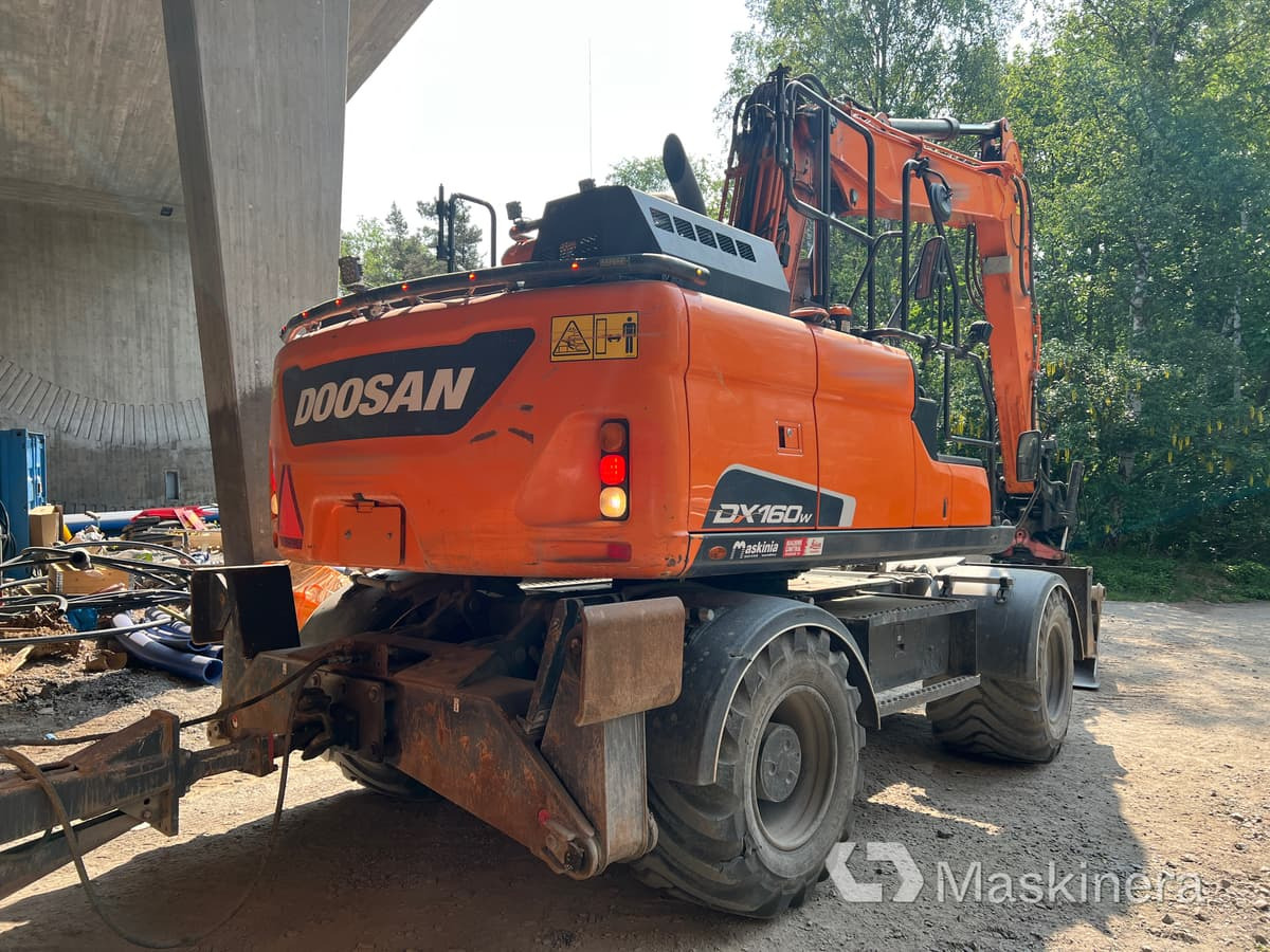 Hjulgrävare Doosan DX160W med tillbehör - Crawler excavator: picture 5 Hjulgrävare Doosan DX160W med tillbehör - Crawler excavator: picture 5