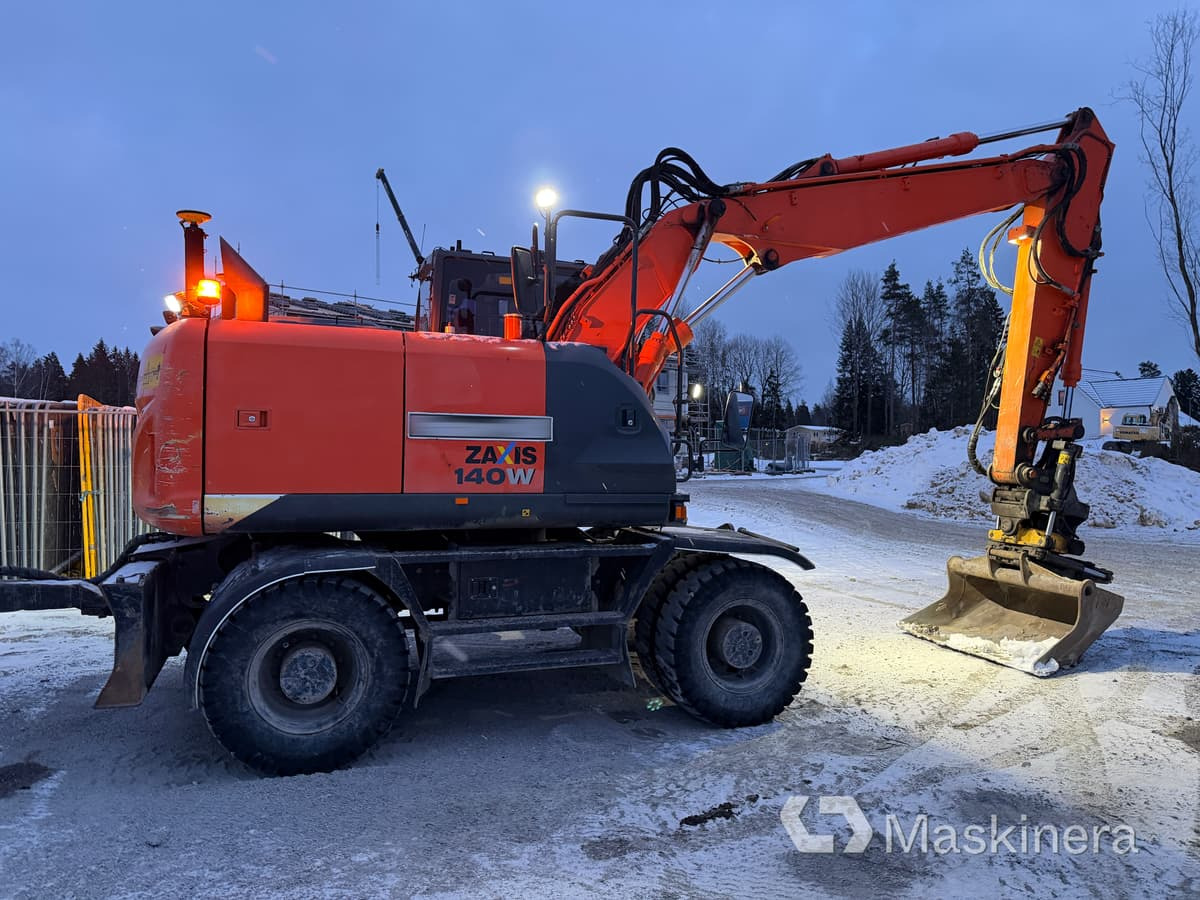 Hjulgrävare Hitachi ZX140W-5B med tillbehör - Crawler excavator: picture 4 Hjulgrävare Hitachi ZX140W-5B med tillbehör - Crawler excavator: picture 4