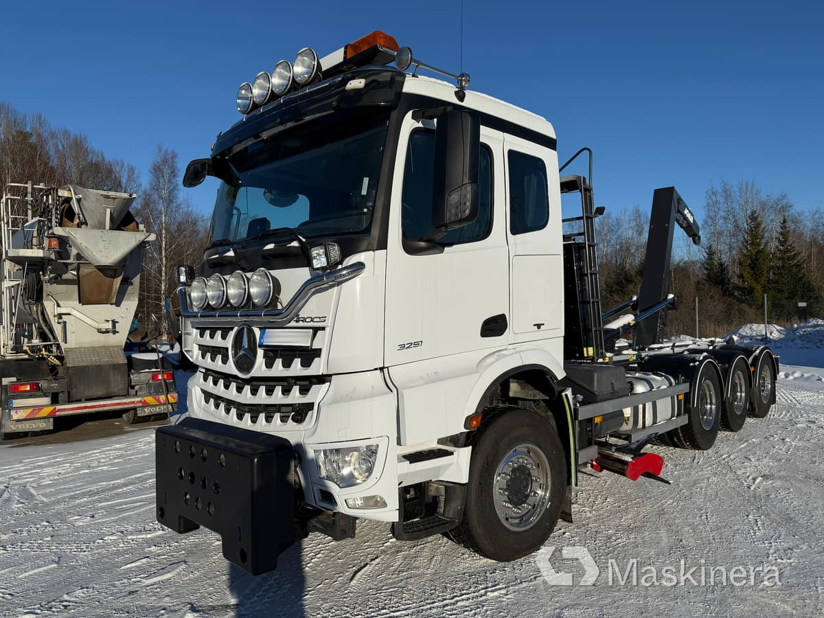 Lastväxlare Mercedes-Benz Arocs 3251 8x4 Plogutrustad - Hook lift truck: picture 1 Lastväxlare Mercedes-Benz Arocs 3251 8x4 Plogutrustad - Hook lift truck: picture 1