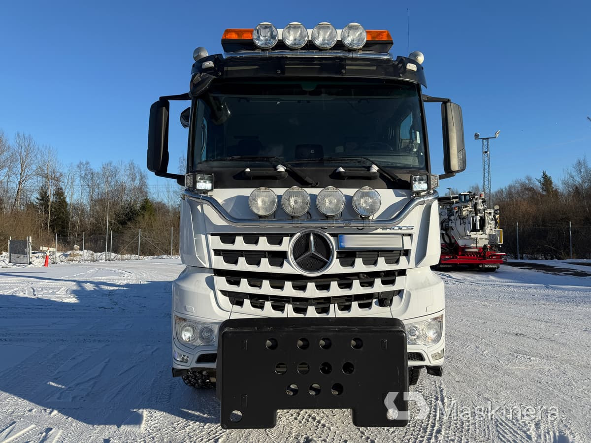 Lastväxlare Mercedes-Benz Arocs 3251 8x4 Plogutrustad - Hook lift truck: picture 2 Lastväxlare Mercedes-Benz Arocs 3251 8x4 Plogutrustad - Hook lift truck: picture 2