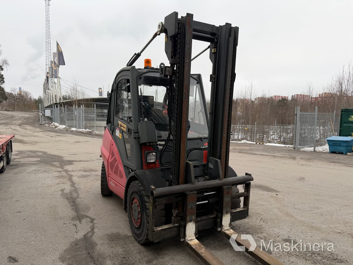 Linde H450-01 Truck Linde H45D-01 - Diesel forklift: picture 4 Linde H450-01 Truck Linde H45D-01 - Diesel forklift: picture 4