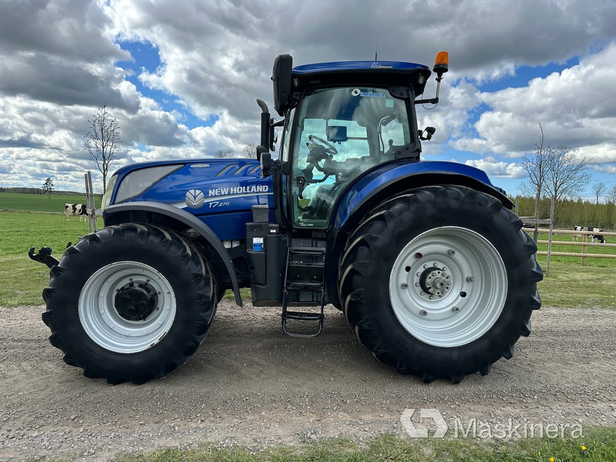 New Holland T7.270 AC 4WD Traktor New Holland T7.270 AC 4WD - Farm tractor: picture 2 New Holland T7.270 AC 4WD Traktor New Holland T7.270 AC 4WD - Farm tractor: picture 2