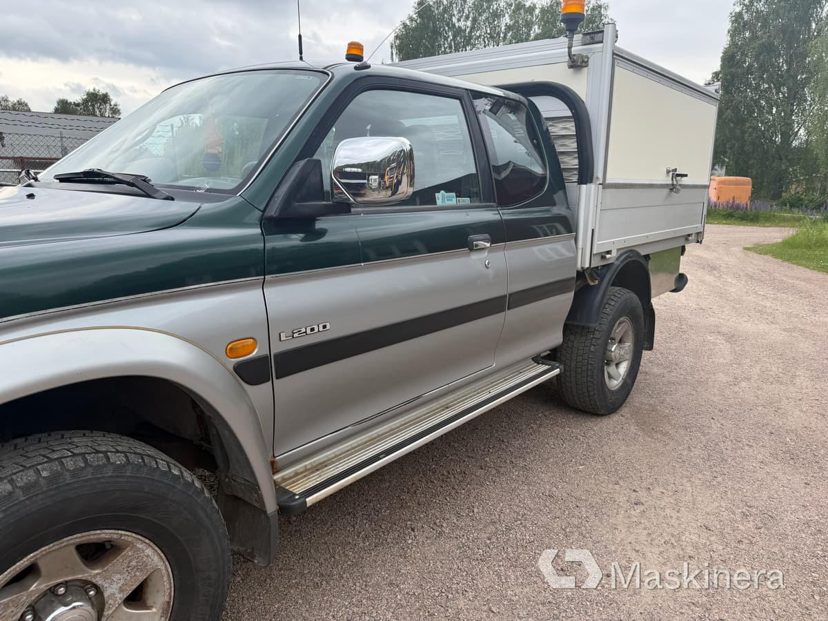 Small van Pickup med skåp Mitsubishi L200 Club Cab 2.5 4x4: picture 18