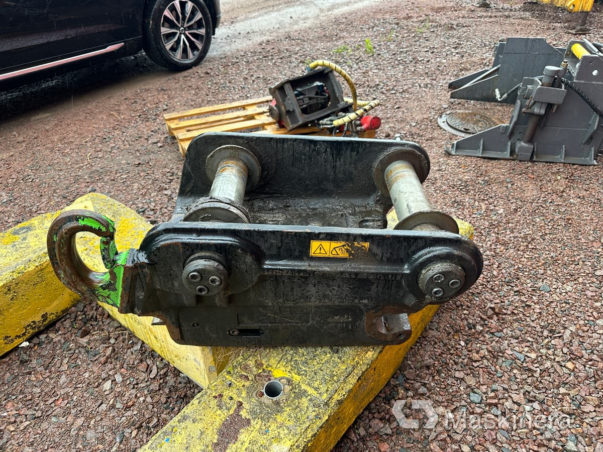 Steelwrist QCS70 FPL Steelwrist Snabbfäste S70 FPL - Quick coupler for Construction machinery: picture 2 Steelwrist QCS70 FPL Steelwrist Snabbfäste S70 FPL - Quick coupler for Construction machinery: picture 2