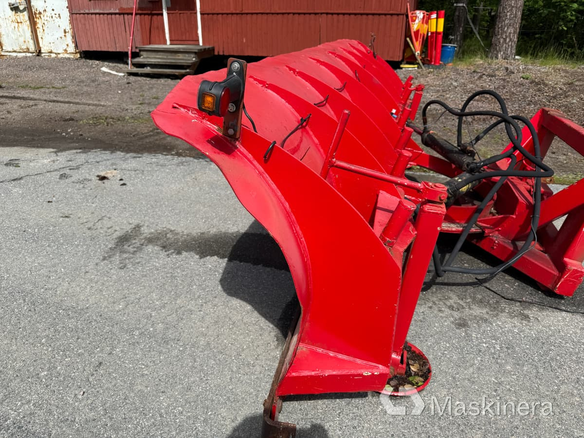 Svedala Arbrå DB85-32 Snöblad Svedala Arbrå DB 85-32 eurofäste - Snow plough: picture 2 Svedala Arbrå DB85-32 Snöblad Svedala Arbrå DB 85-32 eurofäste - Snow plough: picture 2