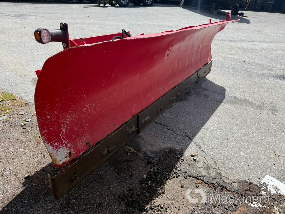 Svedala Arbrå DB85-32 Snöblad Svedala Arbrå DB 85-32 eurofäste - Snow plough: picture 4 Svedala Arbrå DB85-32 Snöblad Svedala Arbrå DB 85-32 eurofäste - Snow plough: picture 4