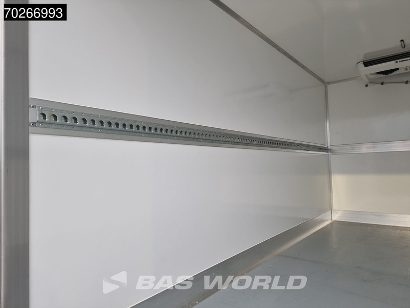 New Refrigerated van Iveco Daily 35S18 3.0L Laadklep Koelwagen Vriezer Thermoking V-200 MAX 220V stekker -18 LED Navi Airco ACC Koel Koeler Kühler Kühlwagen Kühl: picture 8 New Refrigerated van Iveco Daily 35S18 3.0L Laadklep Koelwagen Vriezer Thermoking V-200 MAX 220V stekker -18 LED Navi Airco ACC Koel Koeler Kühler Kühlwagen Kühl: picture 8