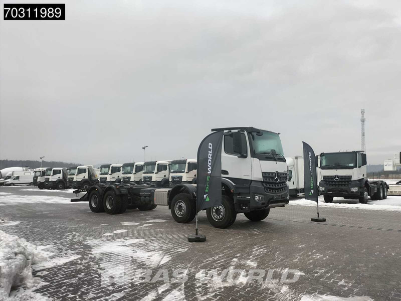 Mercedes-Benz Arocs 4451 Arocs 8X4 NEW chassis! Steel suspension Manual Engine brake Airco Euro 6 - Cab chassis truck: picture 3 Mercedes-Benz Arocs 4451 Arocs 8X4 NEW chassis! Steel suspension Manual Engine brake Airco Euro 6 - Cab chassis truck: picture 3