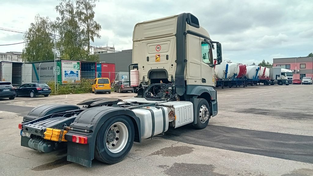 Mercedes-Benz ADR Actros 1843 - Tractor unit: picture 3 Mercedes-Benz ADR Actros 1843 - Tractor unit: picture 3