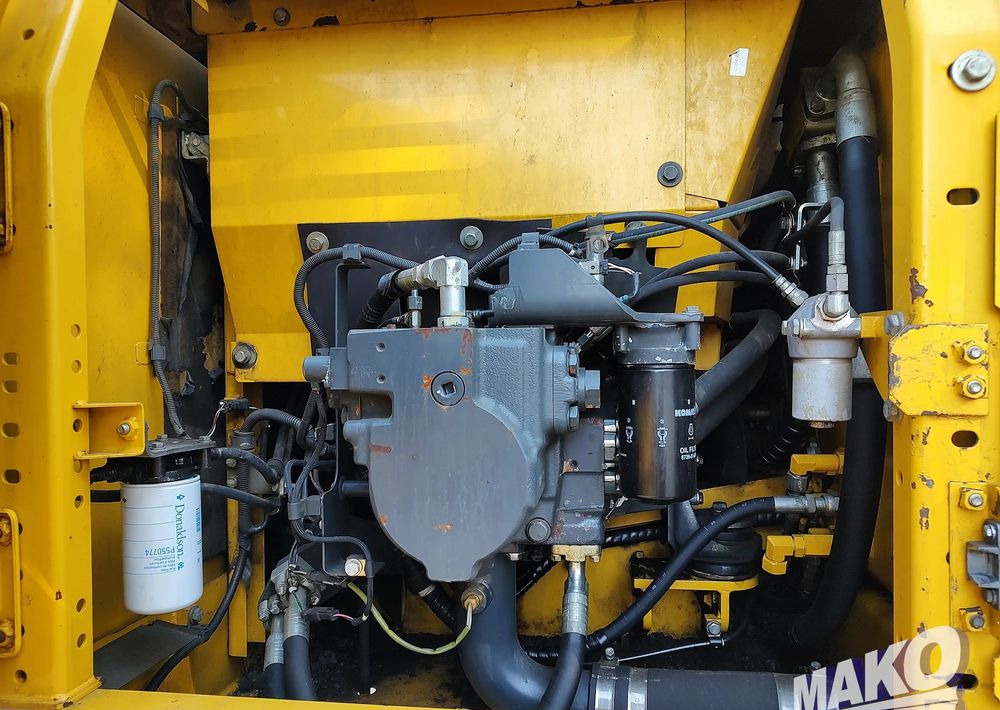 Crawler excavator Komatsu PC350NLC-8: picture 12