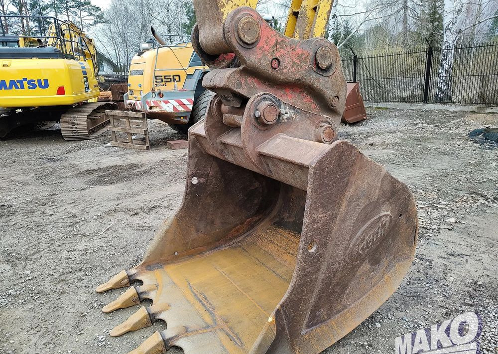 Crawler excavator Komatsu PC360 LC-11: picture 8