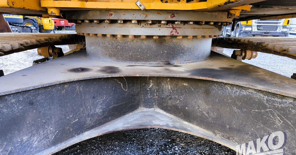 Crawler excavator Liebherr R906 LC Litronic: picture 18