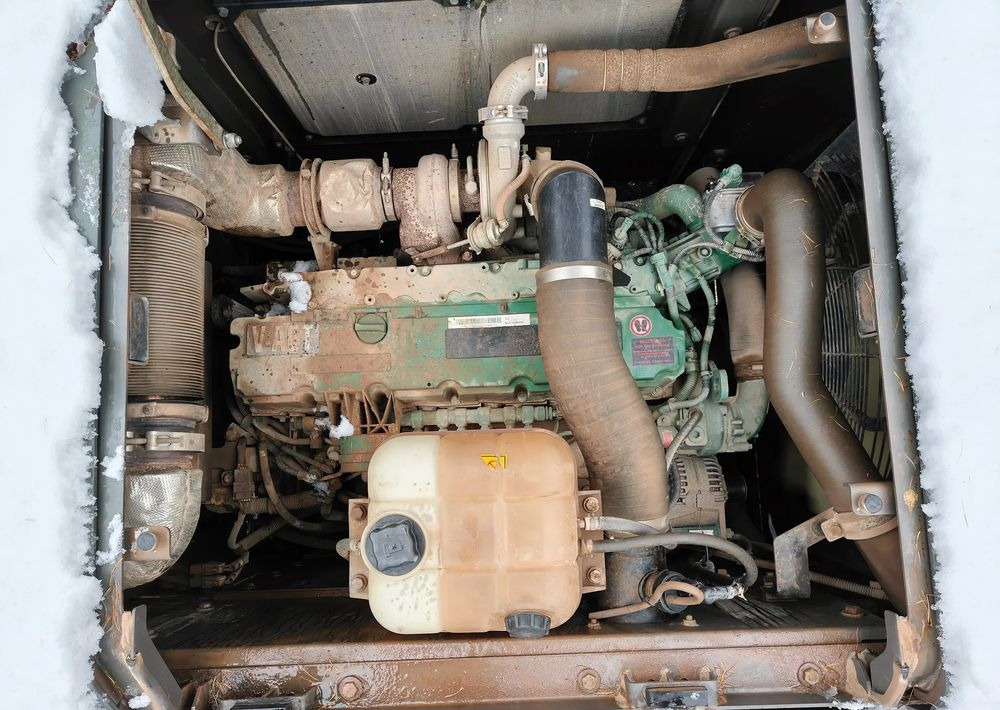 Crawler excavator Volvo EC250EL: picture 14