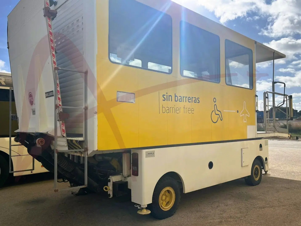 AEROFABRIL 6C-4M-ALT.6 - Ambulift: picture 3 AEROFABRIL 6C-4M-ALT.6 - Ambulift: picture 3