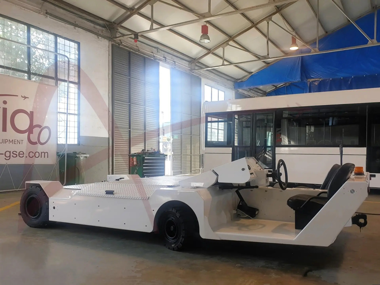 LEKTRO AP8950SD - Pushback tractor: picture 1 LEKTRO AP8950SD - Pushback tractor: picture 1