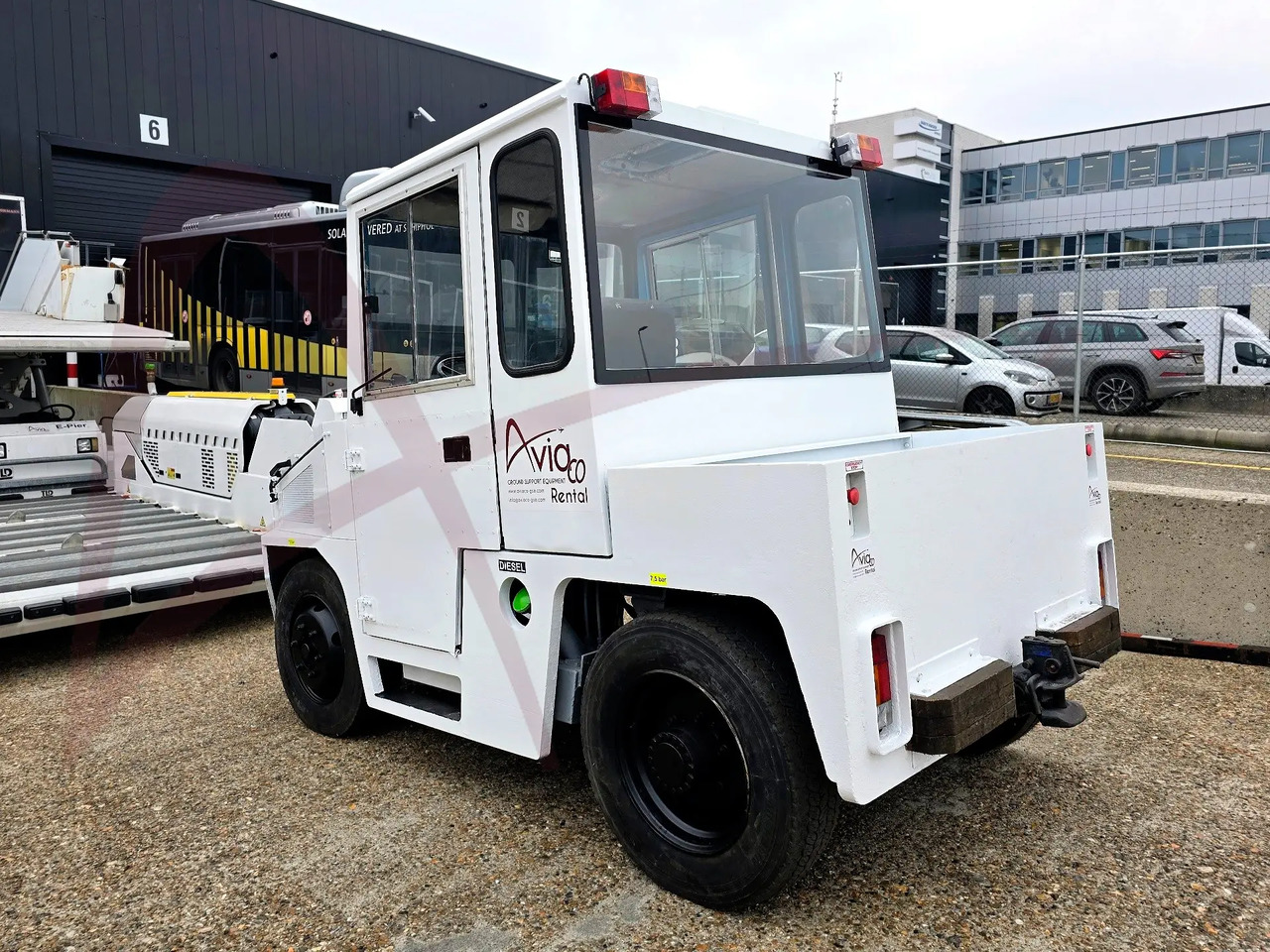 ROFAN ZD80 - Baggage tractor: picture 3 ROFAN ZD80 - Baggage tractor: picture 3