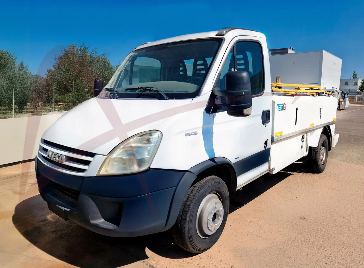 TEMG TG-0218 - Lavatory service truck: picture 1 TEMG TG-0218 - Lavatory service truck: picture 1