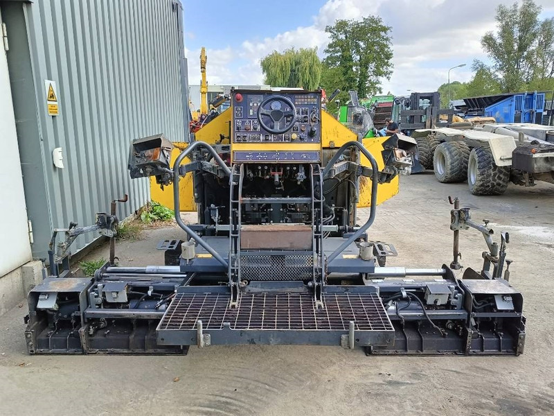 Bomag BF 223 C asfalteermachine asphalt paver dynamo - Asphalt paver: picture 3 Bomag BF 223 C asfalteermachine asphalt paver dynamo - Asphalt paver: picture 3