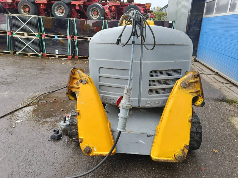 Brokk 330 remote demolition robot sloop kraan excavator - Crawler excavator: picture 5 Brokk 330 remote demolition robot sloop kraan excavator - Crawler excavator: picture 5