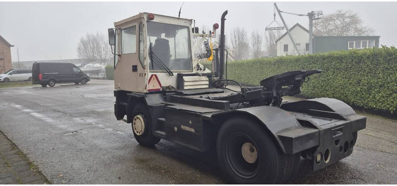 Terberg trt89 4x4 terminal trekker tractor port truck - Terminal tractor: picture 5 Terberg trt89 4x4 terminal trekker tractor port truck - Terminal tractor: picture 5