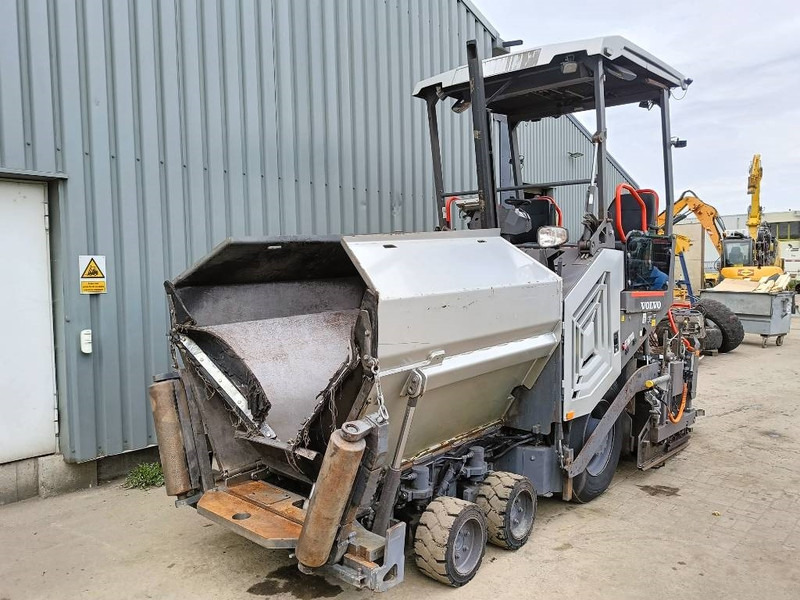 Volvo P 2870 D paver finisher asfaltmachine 2020 - Asphalt paver: picture 2 Volvo P 2870 D paver finisher asfaltmachine 2020 - Asphalt paver: picture 2