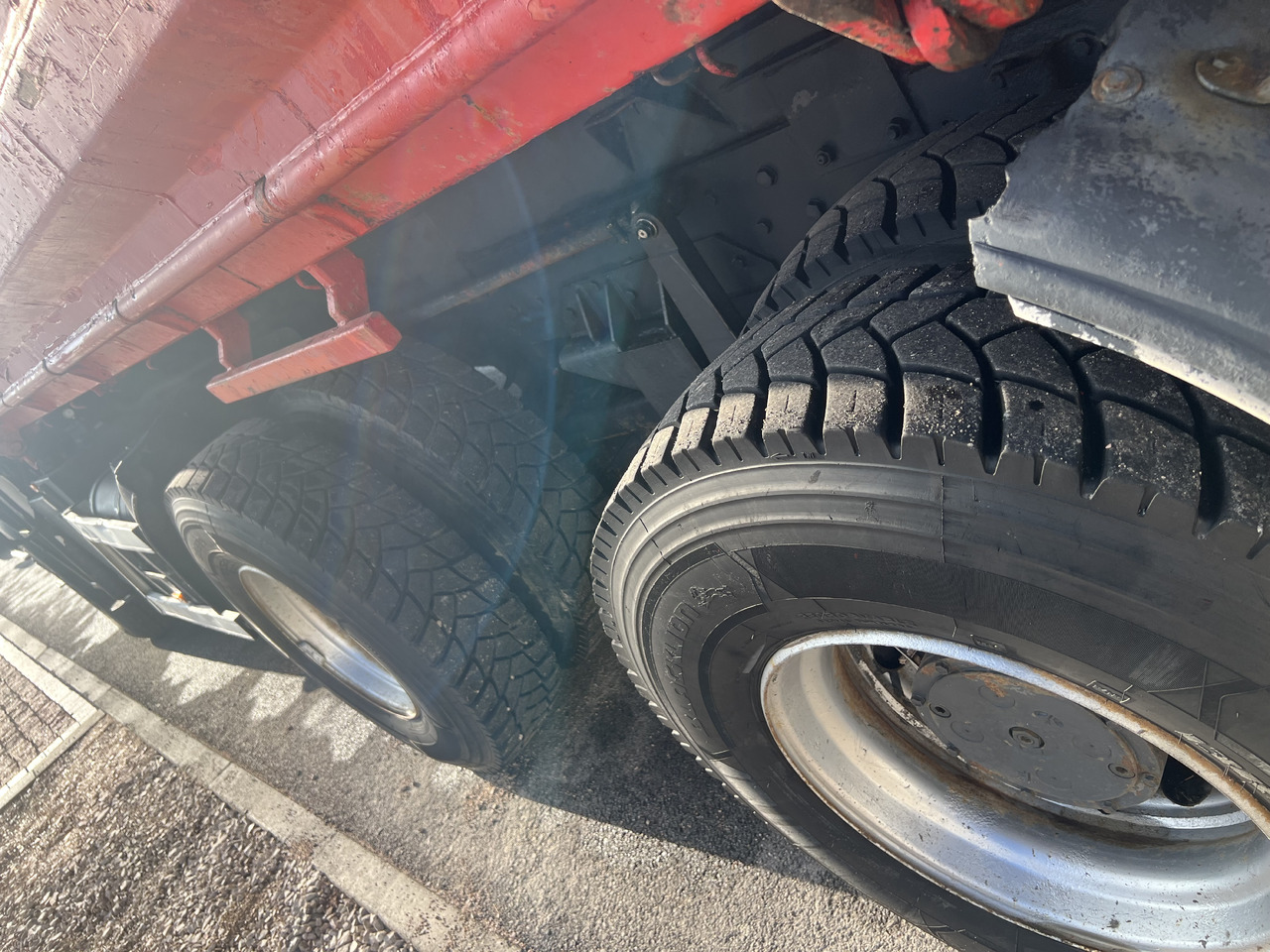 VOLVO FM 12 / 380 / 6X6 / HIAB 102 CRANE / TIPPER / PERFECT CONDITIONS - Truck, Crane truck: picture 5 VOLVO FM 12 / 380 / 6X6 / HIAB 102 CRANE / TIPPER / PERFECT CONDITIONS - Truck, Crane truck: picture 5