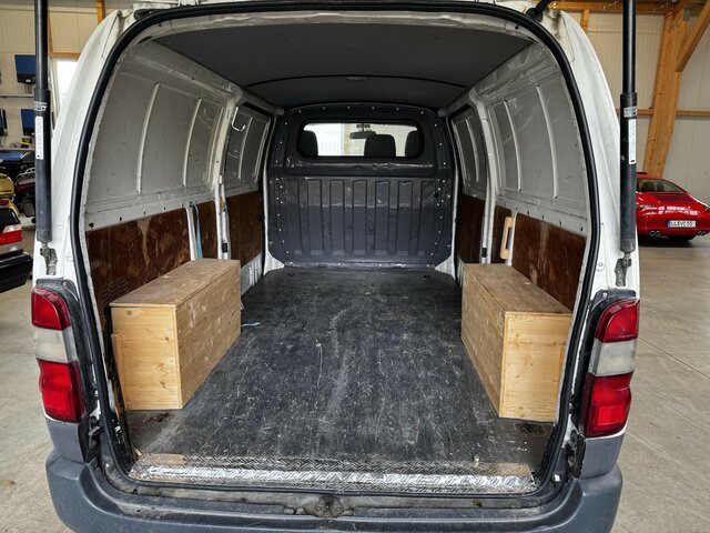 TOYOTA Hiace 2.5TD Kasten lang 4WD 4x4 - Car: picture 4 TOYOTA Hiace 2.5TD Kasten lang 4WD 4x4 - Car: picture 4