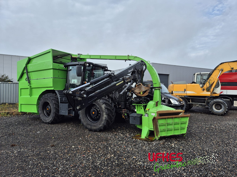 JCB Fastrac 4220 Chipper Combi - Farm tractor: picture 3 JCB Fastrac 4220 Chipper Combi - Farm tractor: picture 3
