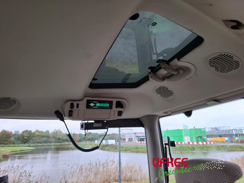 Farm tractor John Deere 6215 R: picture 16 Farm tractor John Deere 6215 R: picture 16