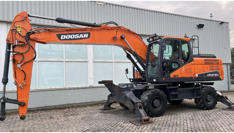 Doosan DX 210 W-5 2020 - Wheel excavator: picture 2 Doosan DX 210 W-5 2020 - Wheel excavator: picture 2