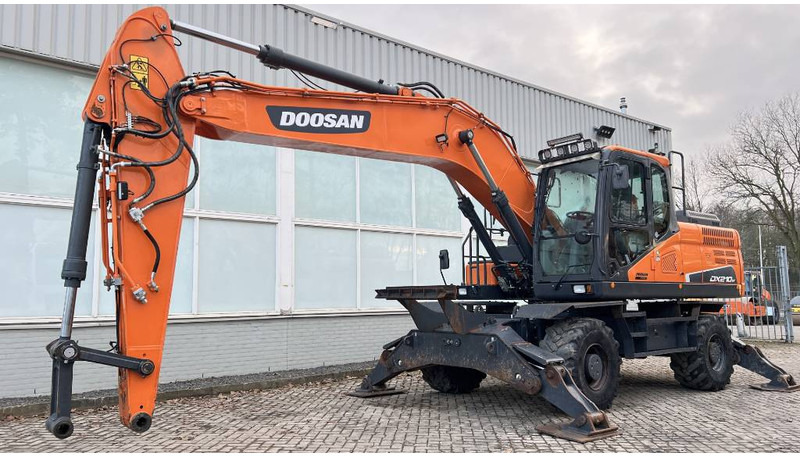 Doosan DX 210 W-5 2020 - Wheel excavator: picture 1 Doosan DX 210 W-5 2020 - Wheel excavator: picture 1