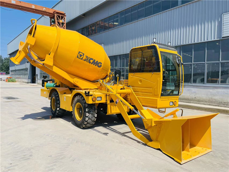 XCMG 4m3 Self-Loading Mobile Concrete Mixer Truck Automatic Concrete Mixer for Sale - Concrete mixer: picture 4 XCMG 4m3 Self-Loading Mobile Concrete Mixer Truck Automatic Concrete Mixer for Sale - Concrete mixer: picture 4