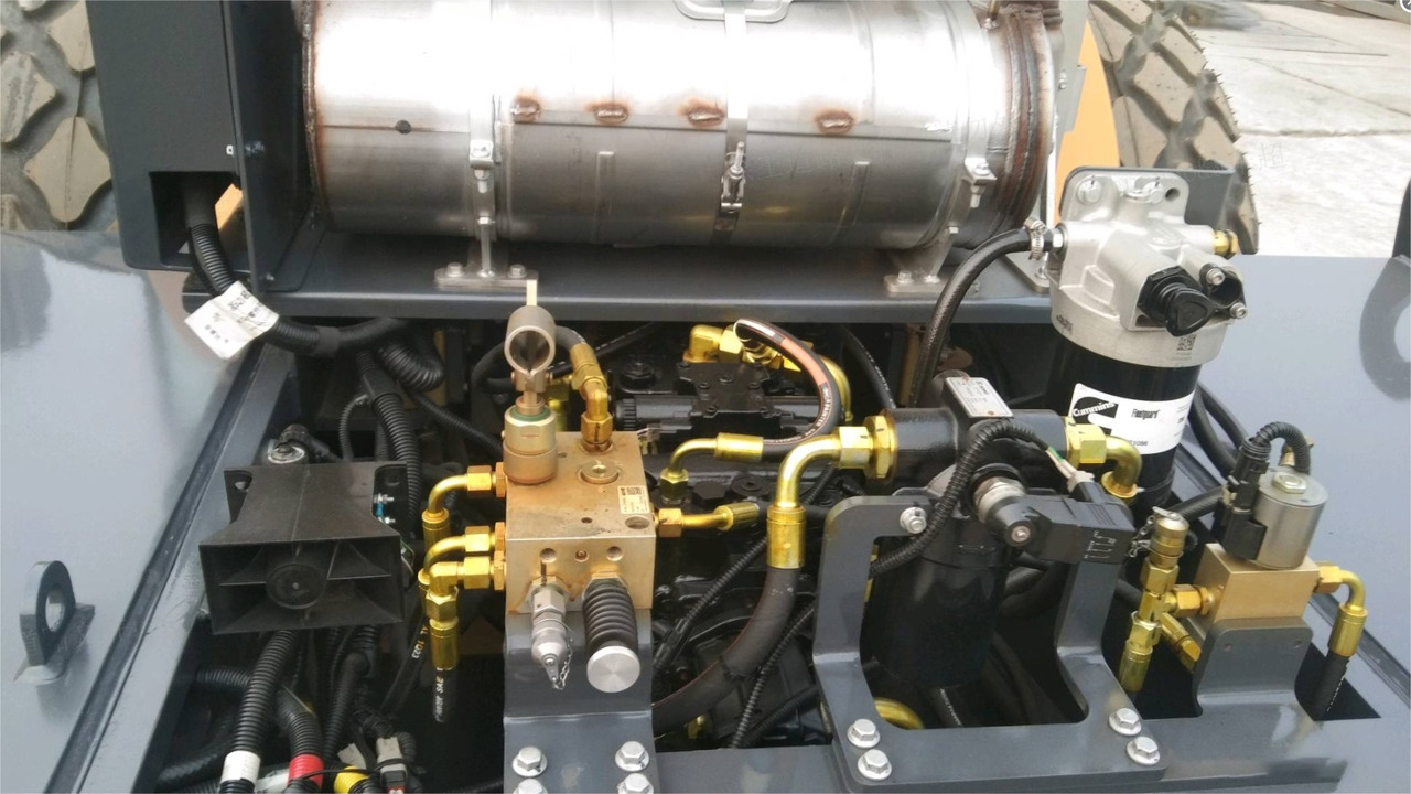 XCMG CV123 used 12ton single drum vibratory compactor price - Road roller: picture 4 XCMG CV123 used 12ton single drum vibratory compactor price - Road roller: picture 4