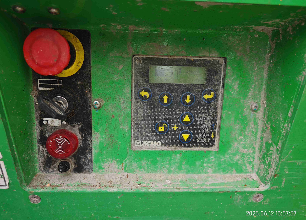 XCMG Lithium battery 8m second hand scissor lift XG0807HD-Li price - Scissor lift: picture 4 XCMG Lithium battery 8m second hand scissor lift XG0807HD-Li price - Scissor lift: picture 4