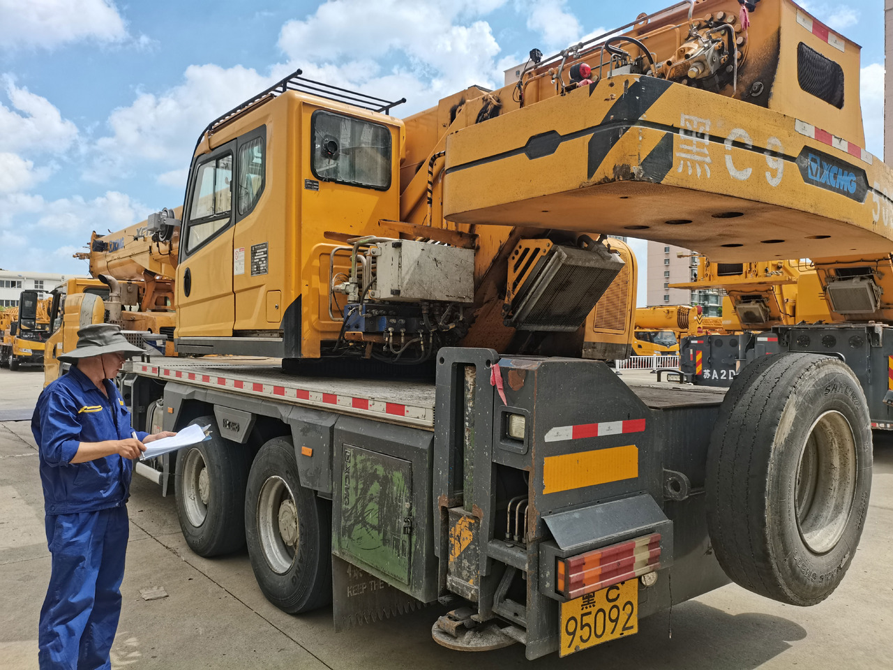 XCMG Manufacturer Second Hand Truck Crane 25 Tons XCT25L5 Mini Mobile Crane With Best Sale - Mobile crane: picture 3 XCMG Manufacturer Second Hand Truck Crane 25 Tons XCT25L5 Mini Mobile Crane With Best Sale - Mobile crane: picture 3