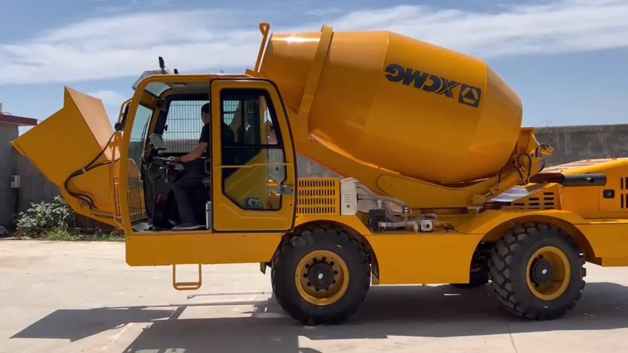 XCMG Official 4 cubic meters Self Loading Rough Terrain Concrete Mixers for Sale - Concrete mixer truck: picture 1 XCMG Official 4 cubic meters Self Loading Rough Terrain Concrete Mixers for Sale - Concrete mixer truck: picture 1