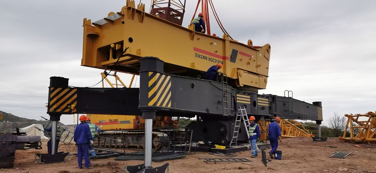 XCMG Official Construction Mobile Crane XGC2100W 110Ton Used Hydraulic Crawler Crane - Crawler crane: picture 3 XCMG Official Construction Mobile Crane XGC2100W 110Ton Used Hydraulic Crawler Crane - Crawler crane: picture 3