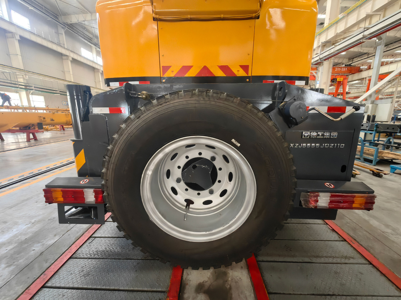 XCMG Official Mobile Crane Machine XCT110 110t Used Truck Crane For Sale - Mobile crane: picture 3 XCMG Official Mobile Crane Machine XCT110 110t Used Truck Crane For Sale - Mobile crane: picture 3