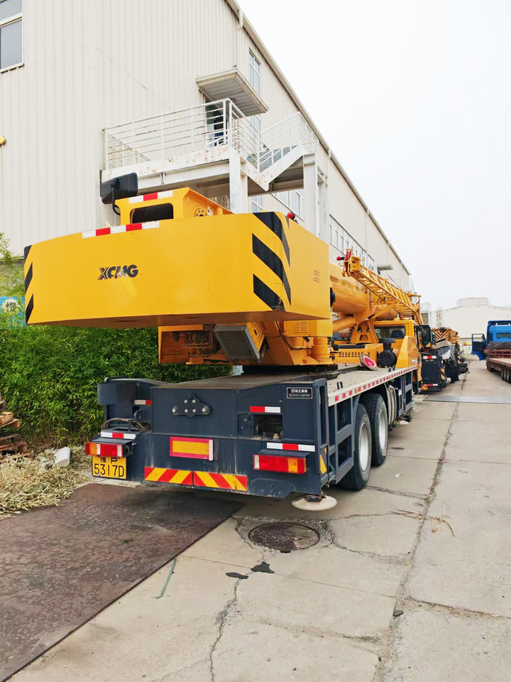 XCMG Official Second Hand Mobile Crane 25 Ton QY25K5D-5 Used Truck Cranes Price - Mobile crane: picture 3 XCMG Official Second Hand Mobile Crane 25 Ton QY25K5D-5 Used Truck Cranes Price - Mobile crane: picture 3