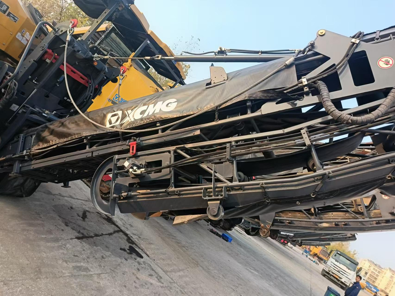 XCMG Official Used Road Asphalt Milling Machine XM1005K Asphalt Cold Planer Machine Price For Sale - Cold planer: picture 4 XCMG Official Used Road Asphalt Milling Machine XM1005K Asphalt Cold Planer Machine Price For Sale - Cold planer: picture 4